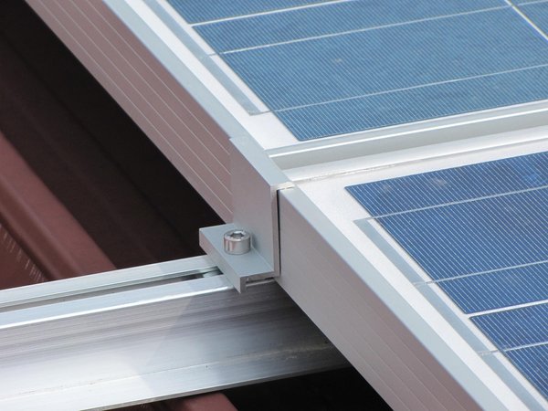 Équerre métallique : guide complet pour choisir la meilleure ferblanterie